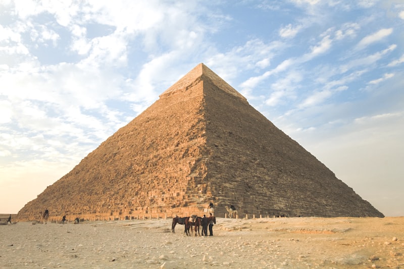 The approach road to the GEM near the Giza pyramids